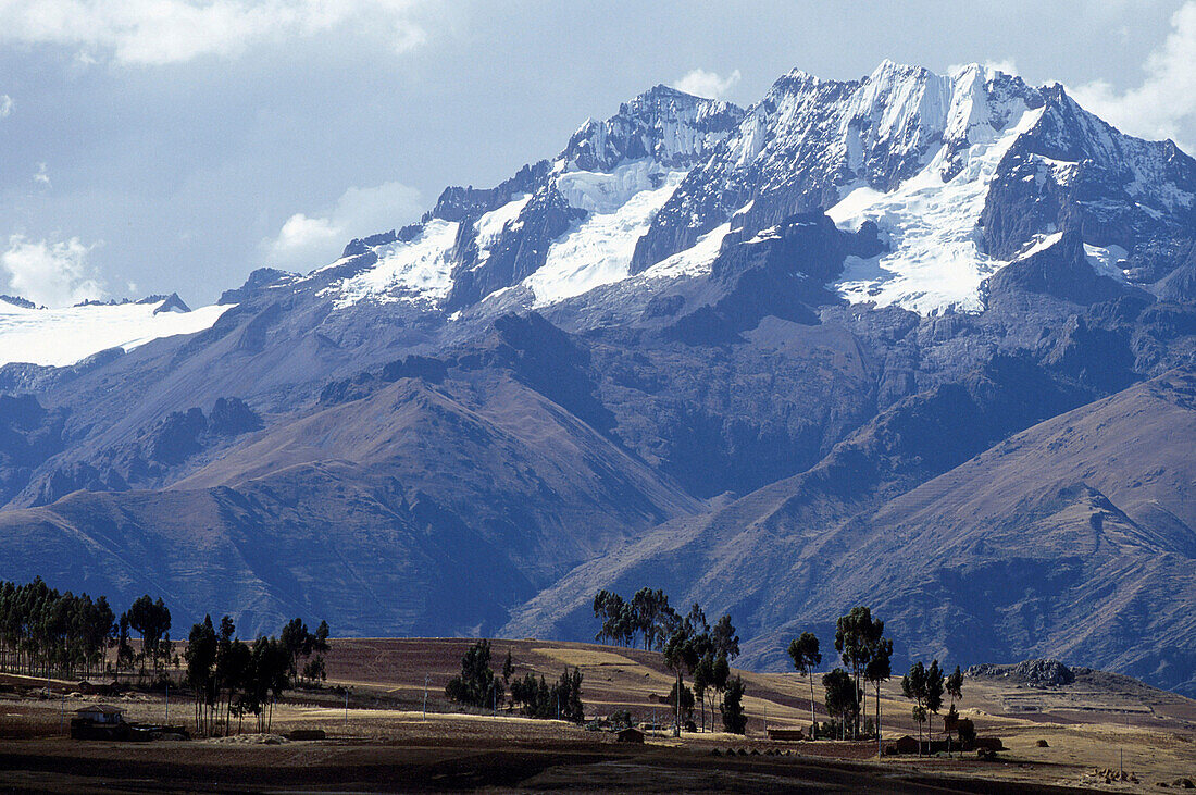 Weizenfelder, Bergmassiv, Maras Peru