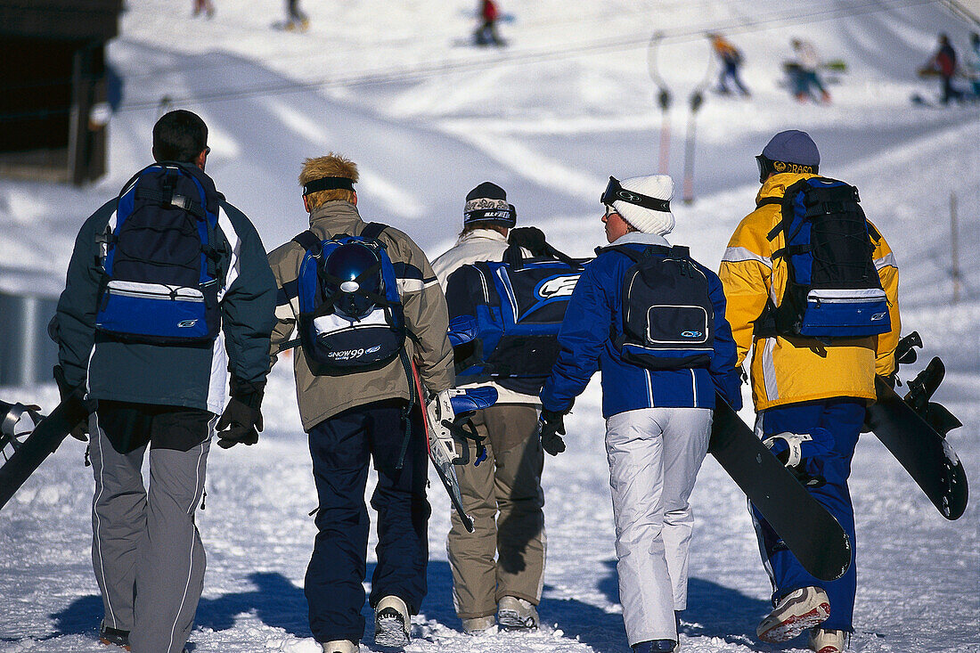 Snowboarder von hinten, St. Anton, Tirol Oesterreich