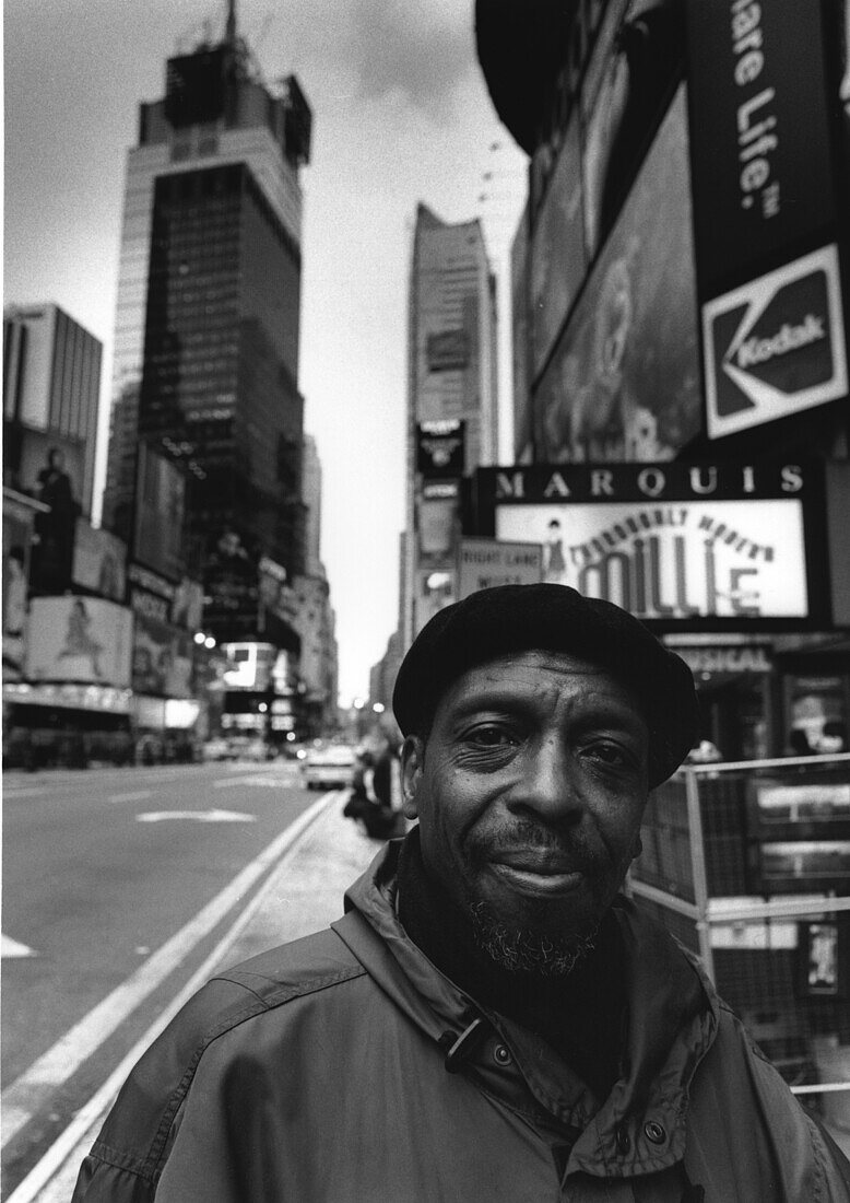 Street seller, TimesSquare, Midtown, Manhattan, New York, USA