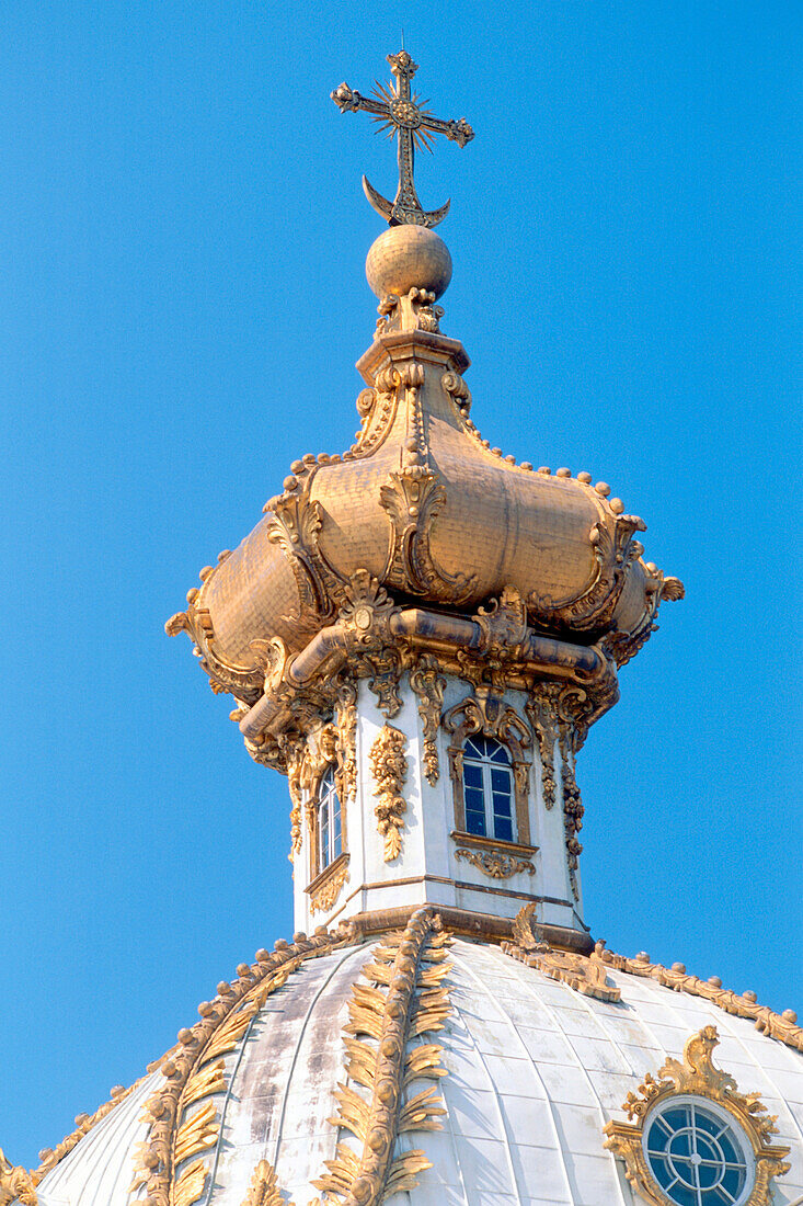 Kuppel der Schlosskirche, Peterhof, St. Petersburg, Russland