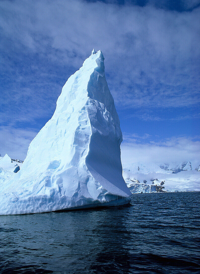 Torbogen-Eisberg, Antarctica