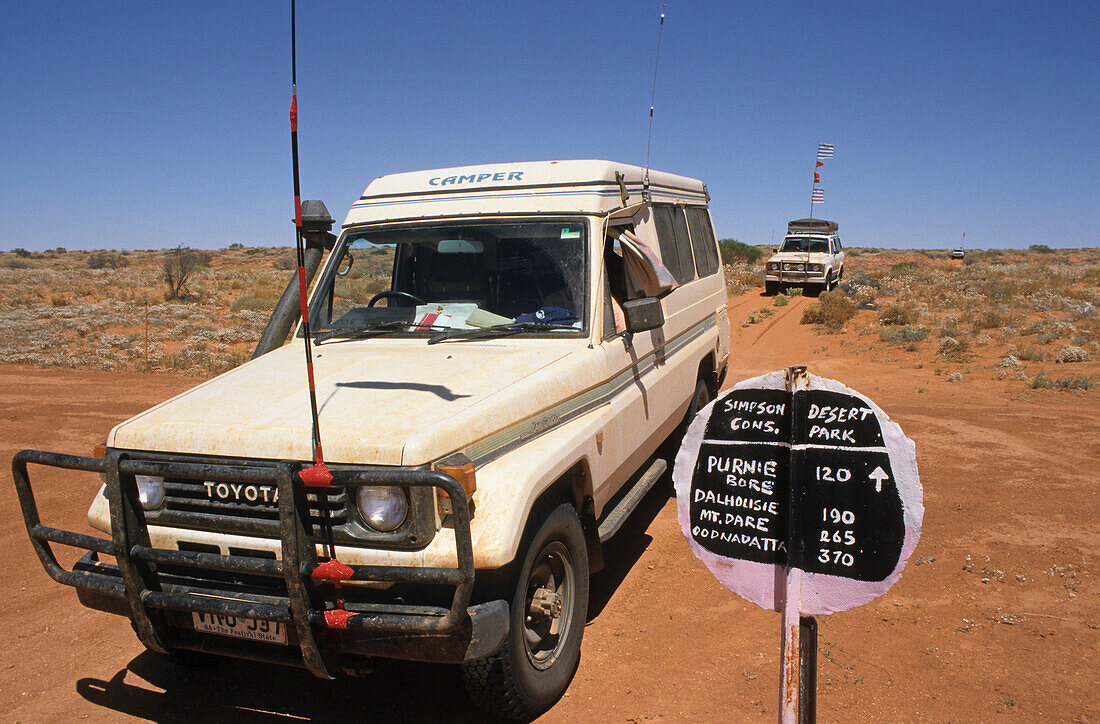 Handgemachtes Schild, Allradtour in der Simpson-Wüste, Reise entlang French Line, Simpson Wüste, Queensland, Australien