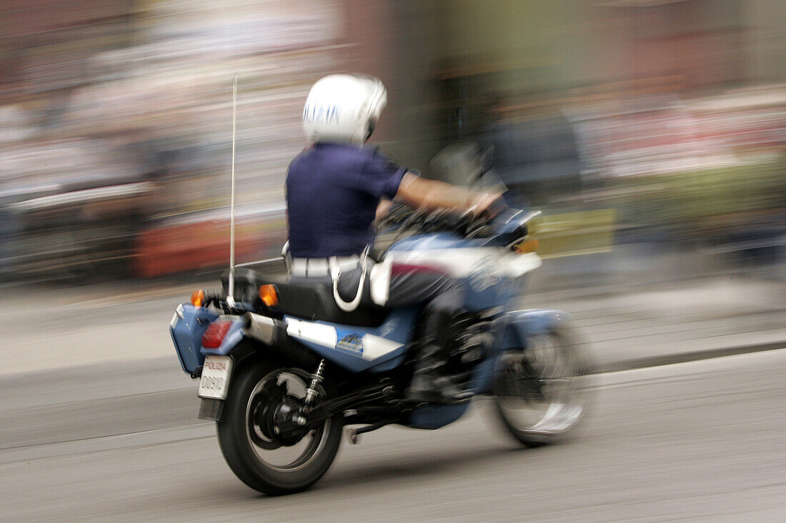 Motorbike policeman, Napoli, Neapel, Carabinieri auf Motorrad