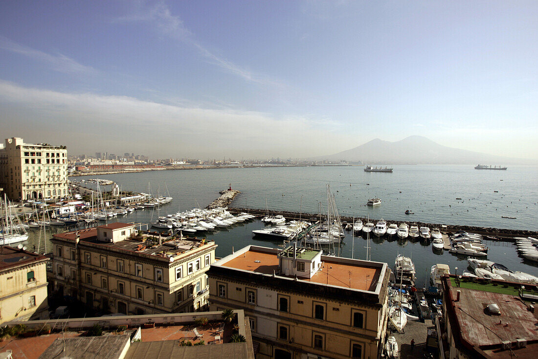 Napoli harbour & Vesuv, Neapel, Panorama mit Hafen und Vesuv
