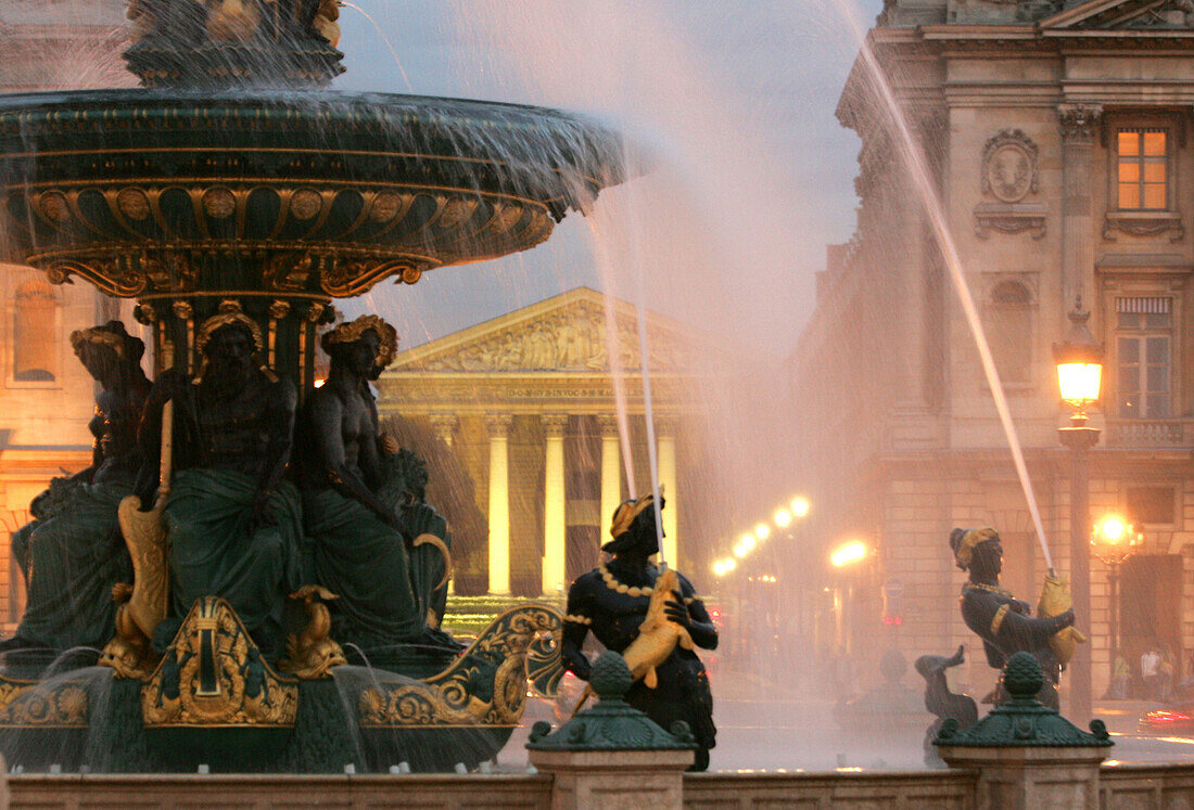 Place de la Concorde&Madeleine, Paris, Frankreich, Paris, Place de la Concorde, Brunnen und Madeleine