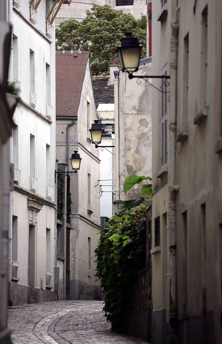 Alley in Montmartre, Paris, Frankreich, Paris, Montmartre, Gasse