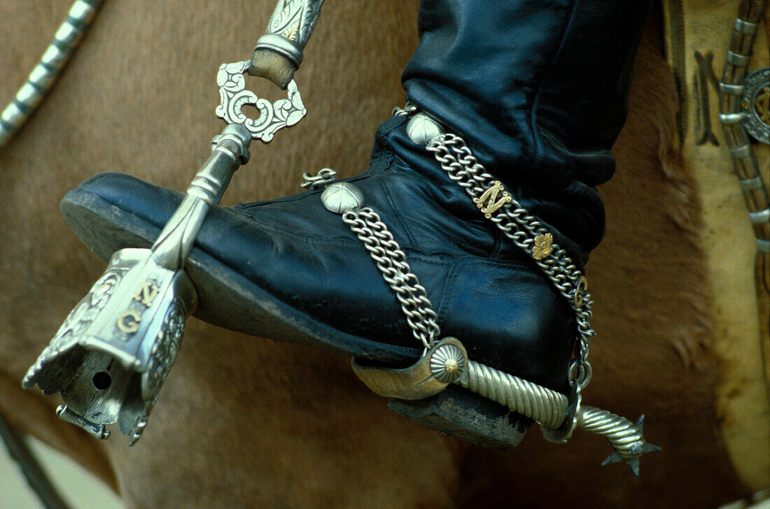 Steigbügel und Stiefel eines Gaucho, Argentinien, Süd Amerika