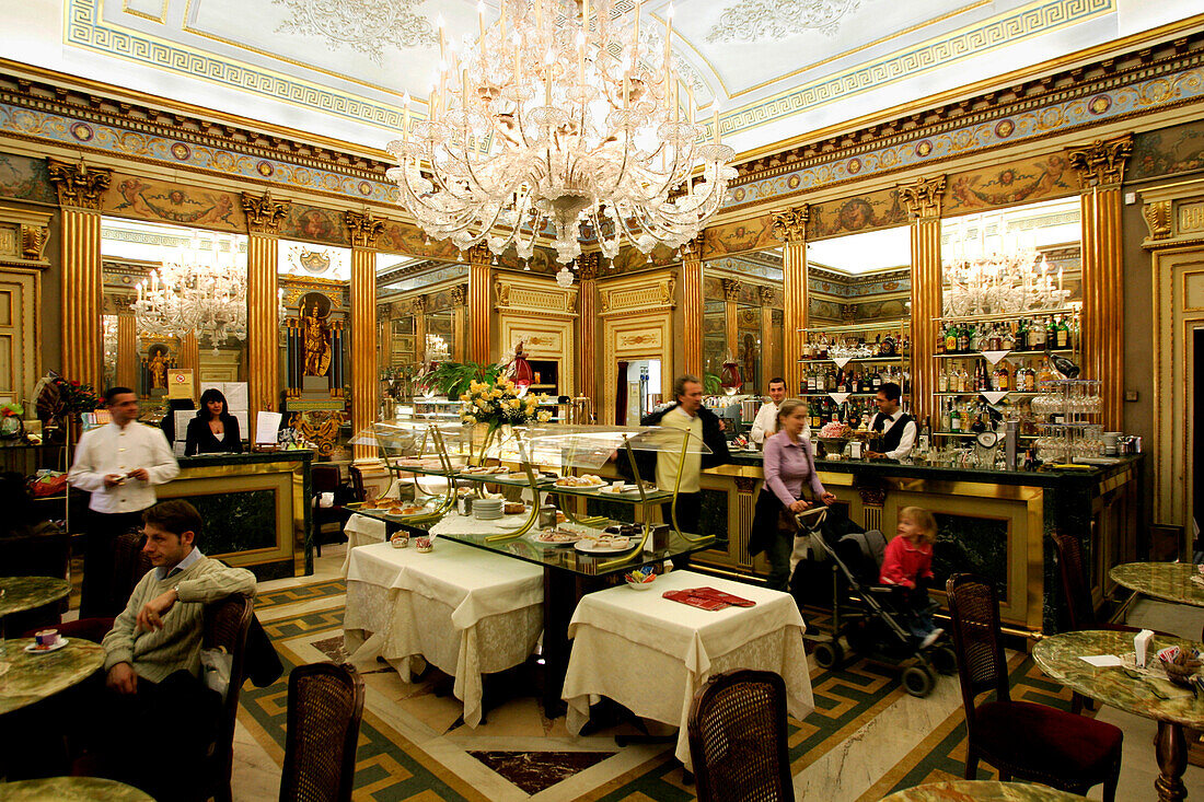 Innenansicht des Café San Carlo, Turin, Piemont, Italien, Europa