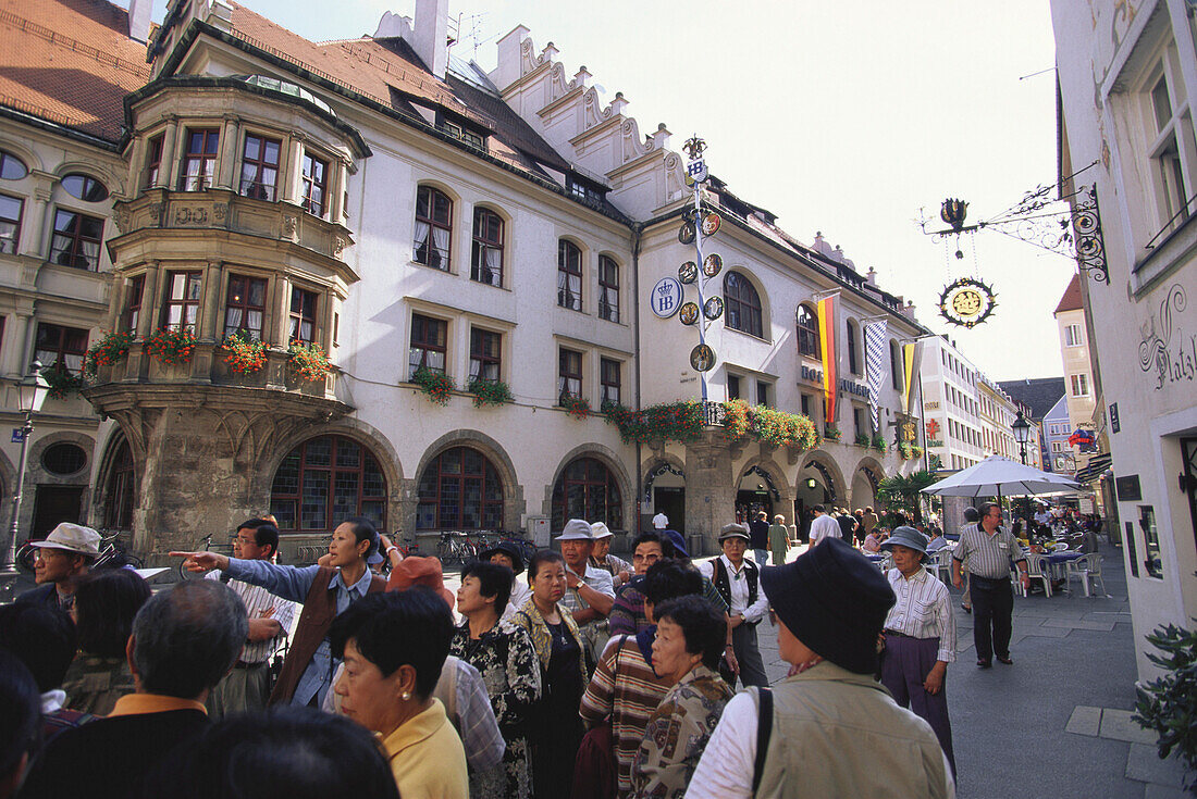 Japanese tourists in front of Hofbraeuhaus, Munich, Bavaria, Germany, Europe
