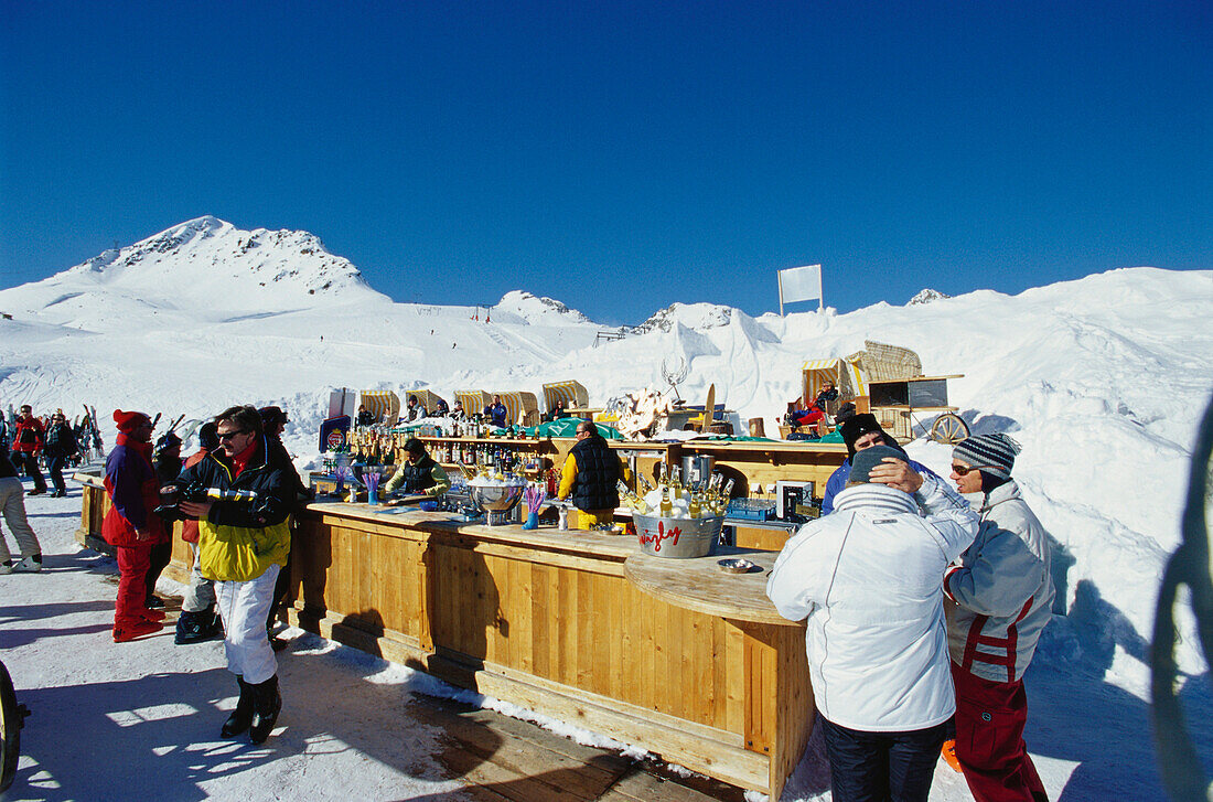 Bar, Alpina Hütte, St. Moritz Schweiz