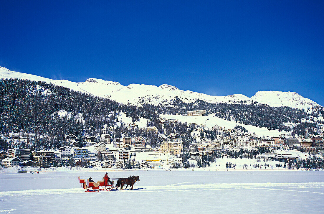 Pferdeschlitten, St. Moritz, Graubuenden, Schweiz