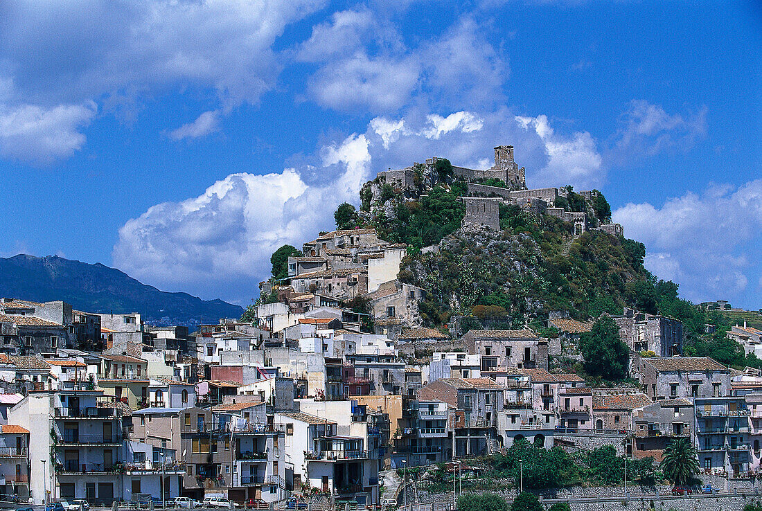 Town and castle on a mountain, Forzo d` Agro, Sicily, Italy, Europe