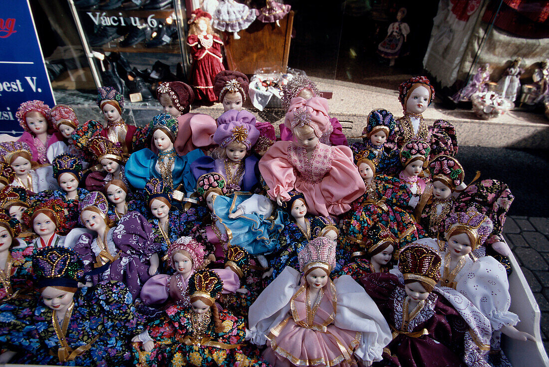 Ungarische Puppen, Váci Utca, Shopping-Meile Budapest, Ungarn