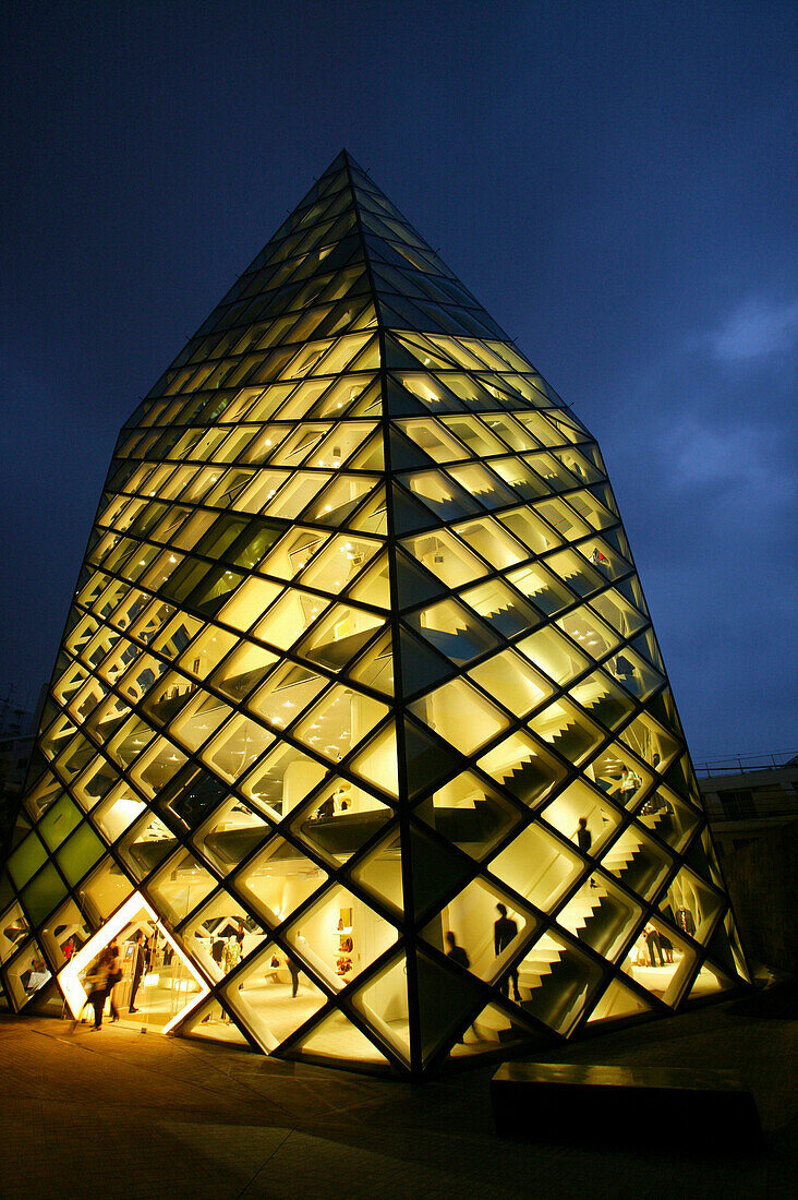 Architects, Herzog and de Meuron, Prada shop in Tokyo, Japan