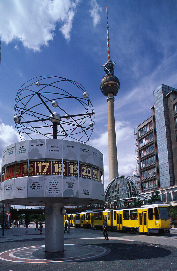 Weltzeituhr, Fernsehturm, Alexanderplatz, Berlin, Deutschland