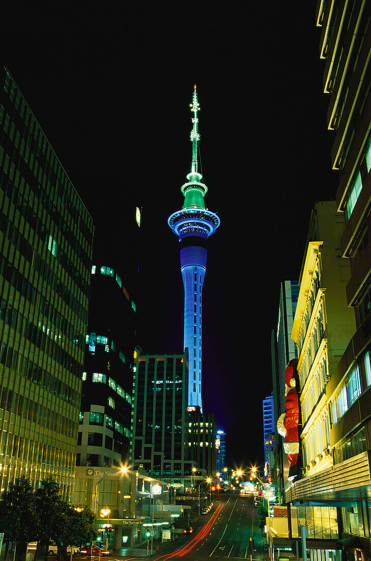 Auckland mit Skytower, Neuseeland