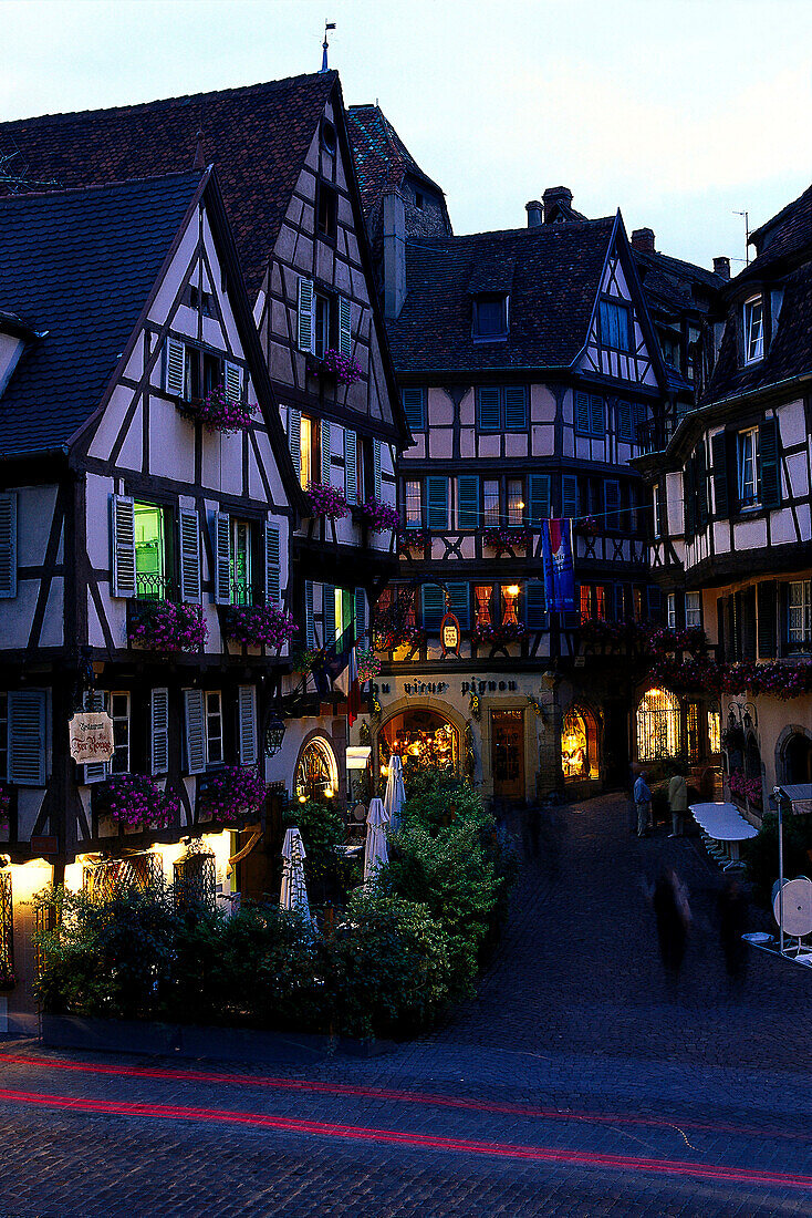 Fachwerkhäuser in der Altstadt, Platz an der Grand Rue, Colmar, Elsass, Frankreich