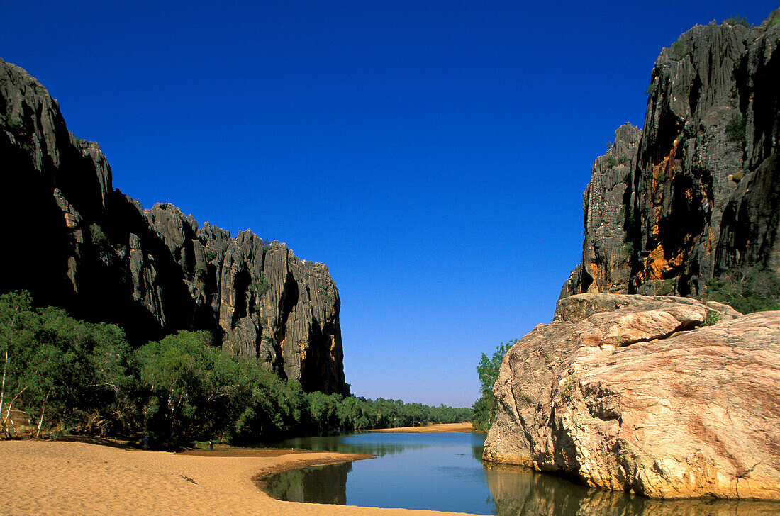 Fluß in den Bergen, Windjana Schlucht, Nationalpark, Kimberley, Westaustralien, Australien