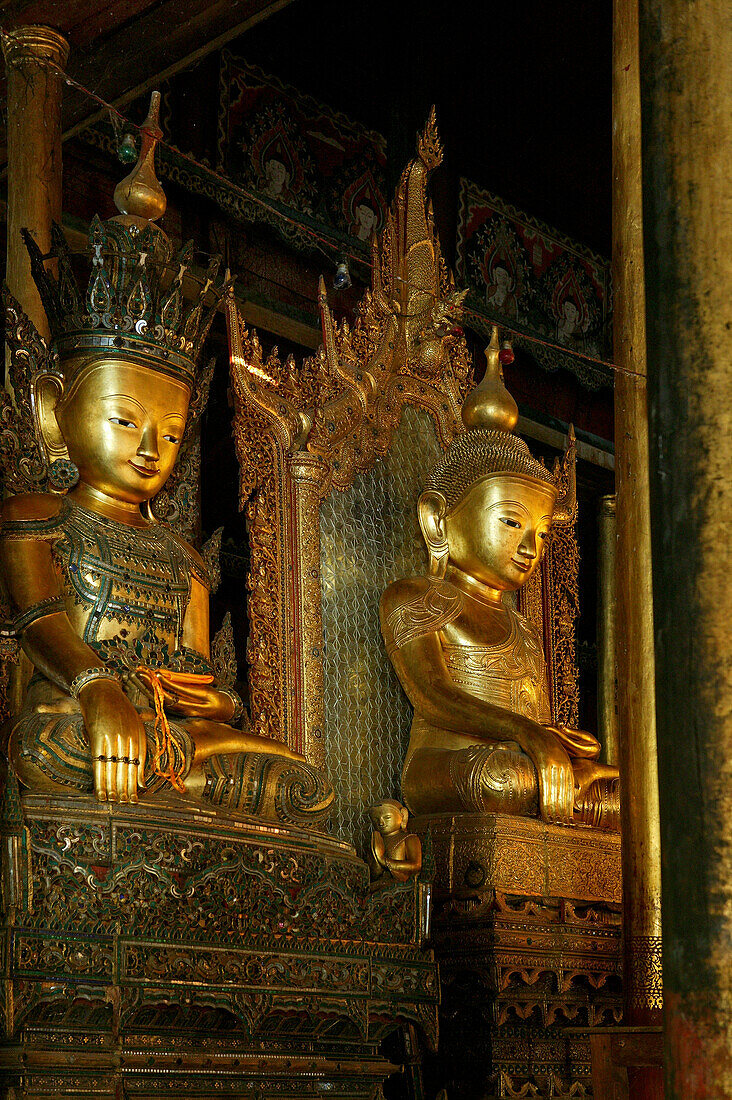 Buddhas, Nga Phe Kyaung, Inle Lake, Nga Phe Monastery, Inle-See, bekannt als Kloster der springenden Katzen, aeltestes Kloster im See, oldest monastery on the lake, Budhhas are from different styles