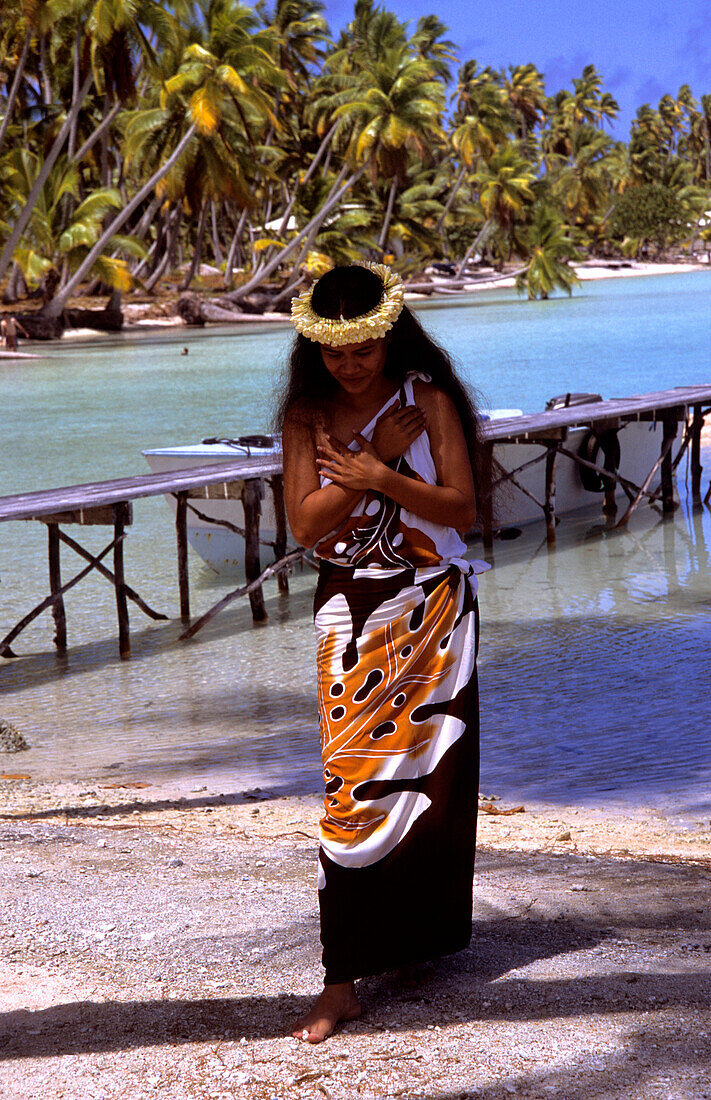Dance, Lagoon, Takapotu, Tuamotu Islands French Polynesia, South Pacific