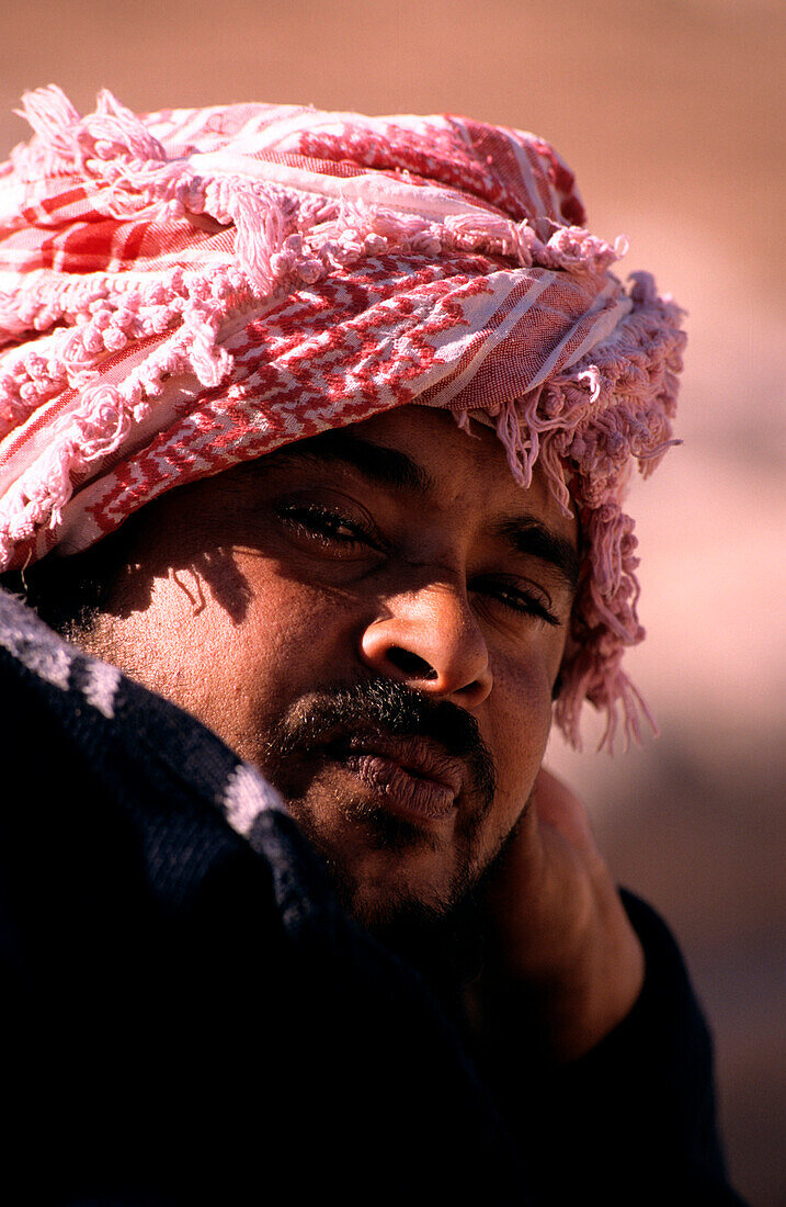 Beduine mit Kopftuch, Portrait, Petra, Jordan Naher Osten