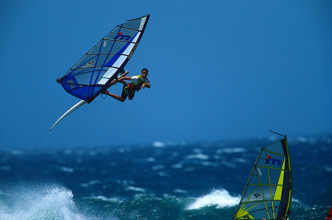 Windsurfing, Surfer im Sprung, Sturz, Mauri, Hawaii, USA