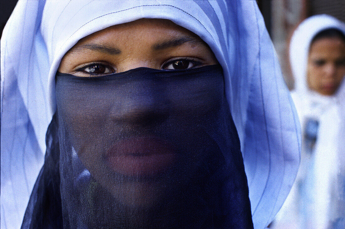 Verschleierte Frau, Fes, Marokko, Afrika