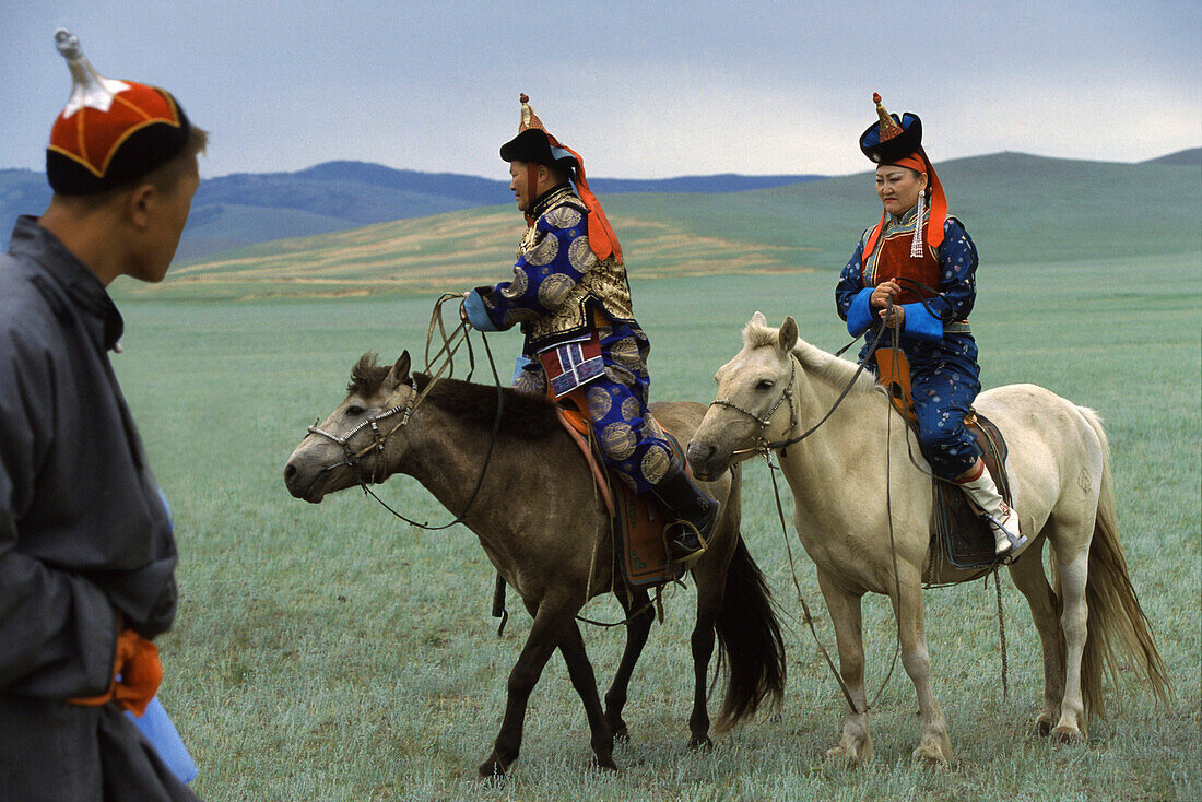 Mongolian couple, Gobi Desert, Mongolia, Asia