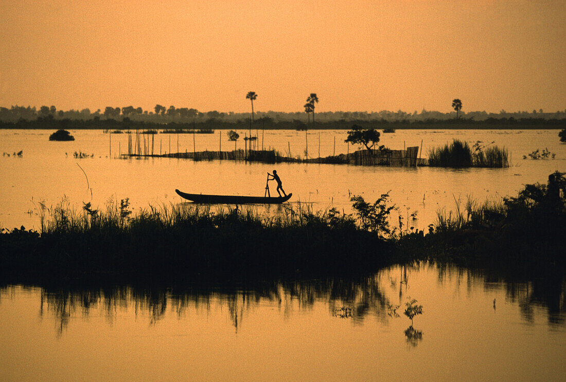 Fischer auf dem Mekong River, Tonle Sap See, Siem Reap Provinz, Kambodscha, Indochina, Asien