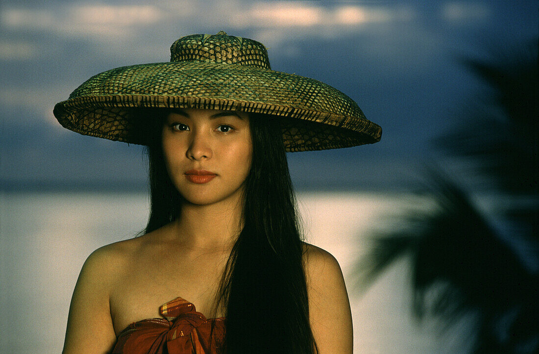 Junge Frau mit Hut, Bohol Insel, Visayas, Philippinen, Asien