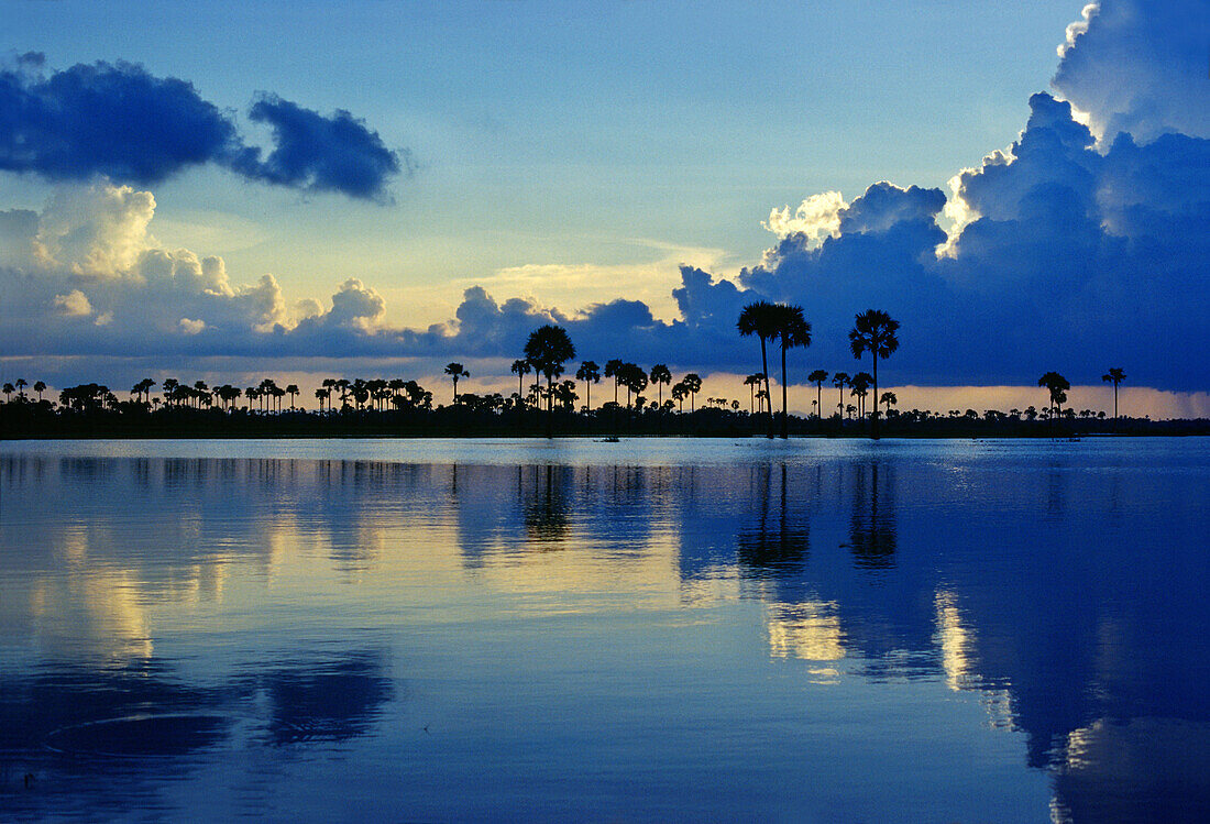 Tonle Sap Lake, Mekong, Siem Reap Province, Cambodia, Indochina, Asia