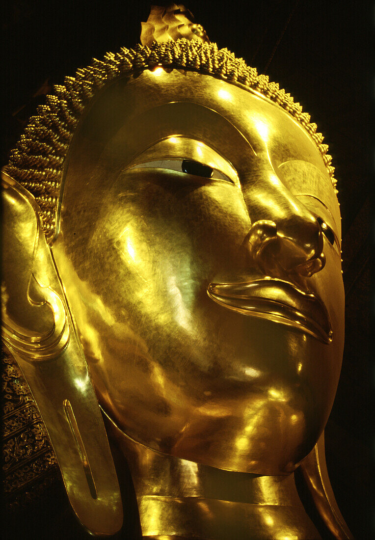 Reclining Buddha in Wat Po, Bangkok, Thailand Asia