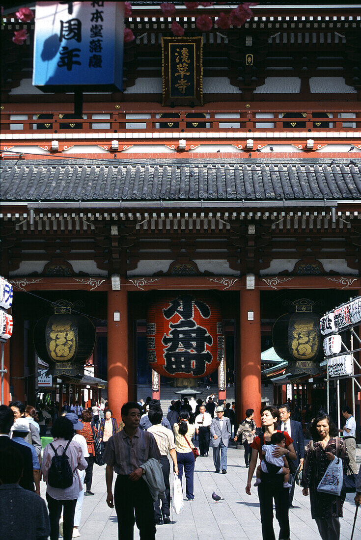 Eingang zum Senso-ji Tempel in Asakusa, Tokyo, Japan