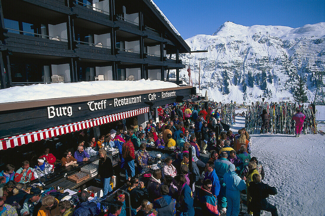 Aprés-Ski am Burg-Treff, Oberlech, Arlberg Tirol, Österreich