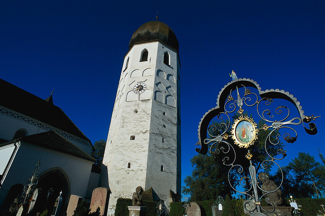 Friedhof und Glockenturm, Frauenchiemsee, Chiemsee, Oberbayern, Deutschland