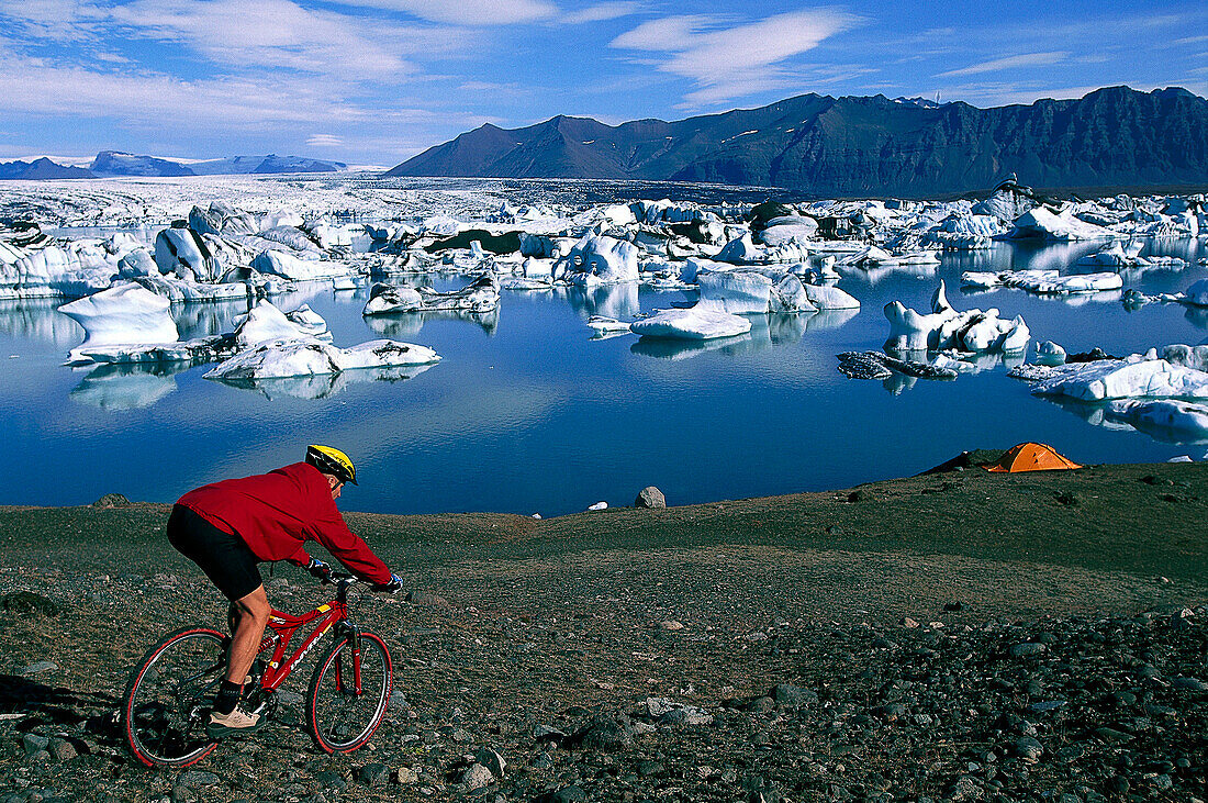 Mountainbiker am, Jökulsarlon Gletscher Island