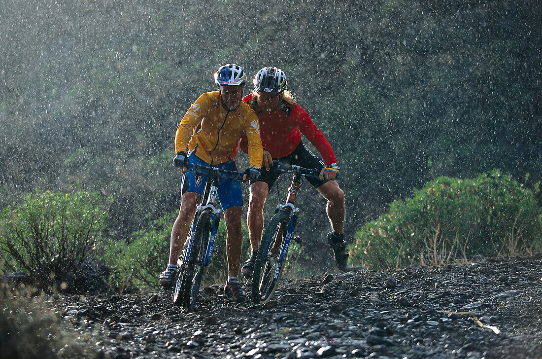 Two men mountainbiking