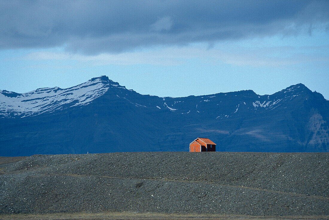 Haus in den Bergen von Ingólfshöfdi, Island