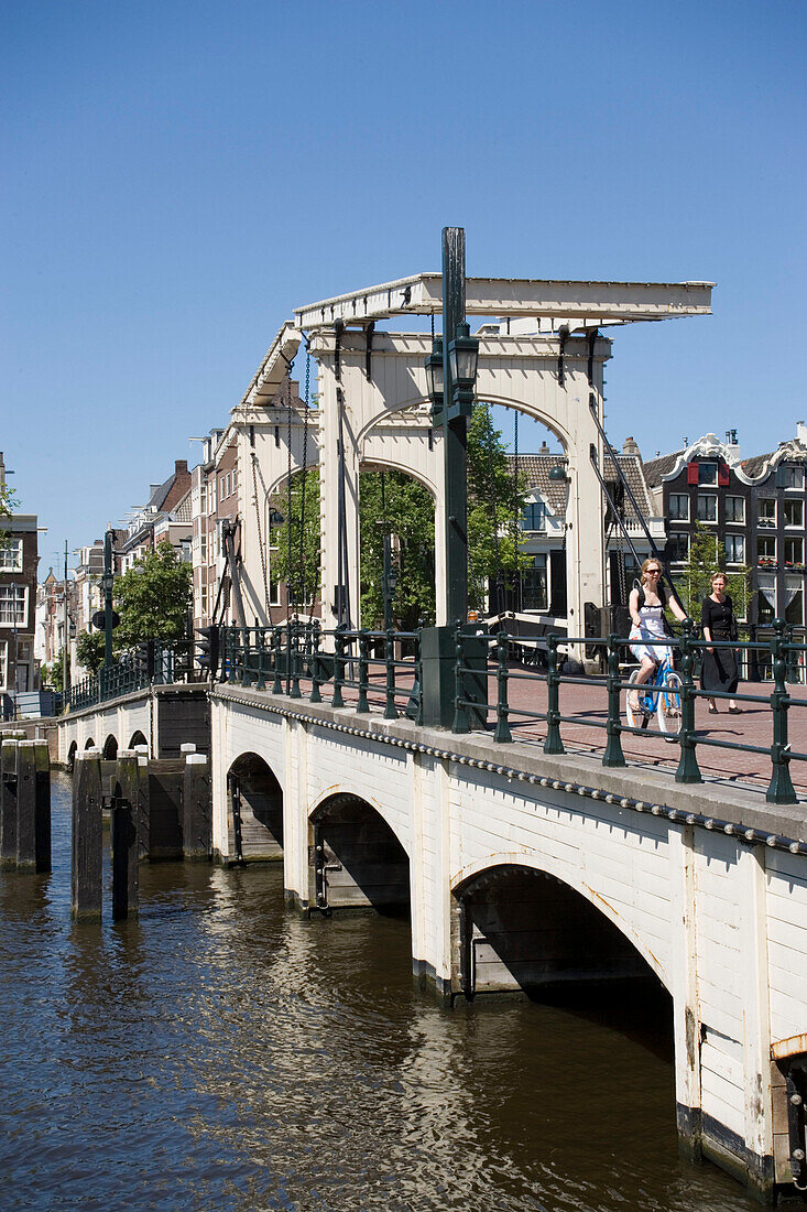 Magere Brug, People, View of Magere Brug Skinny Bridge, , Amsterdam, Holland, Netherlands