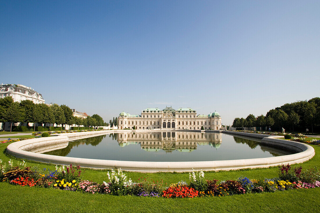 View over pool to Schloss Belvedere, the home of Prince Eugene of Savoy, Vienna, Austria