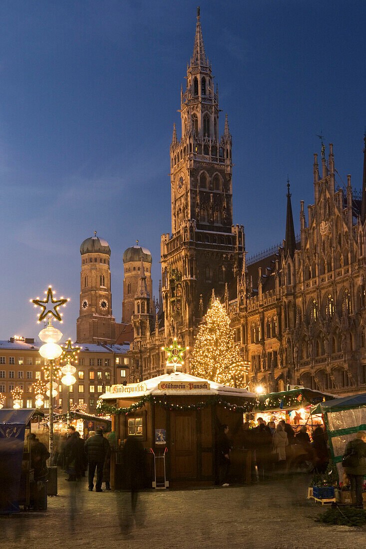 Christmas market on Marienplatz, Munich, Bavaria, Germany