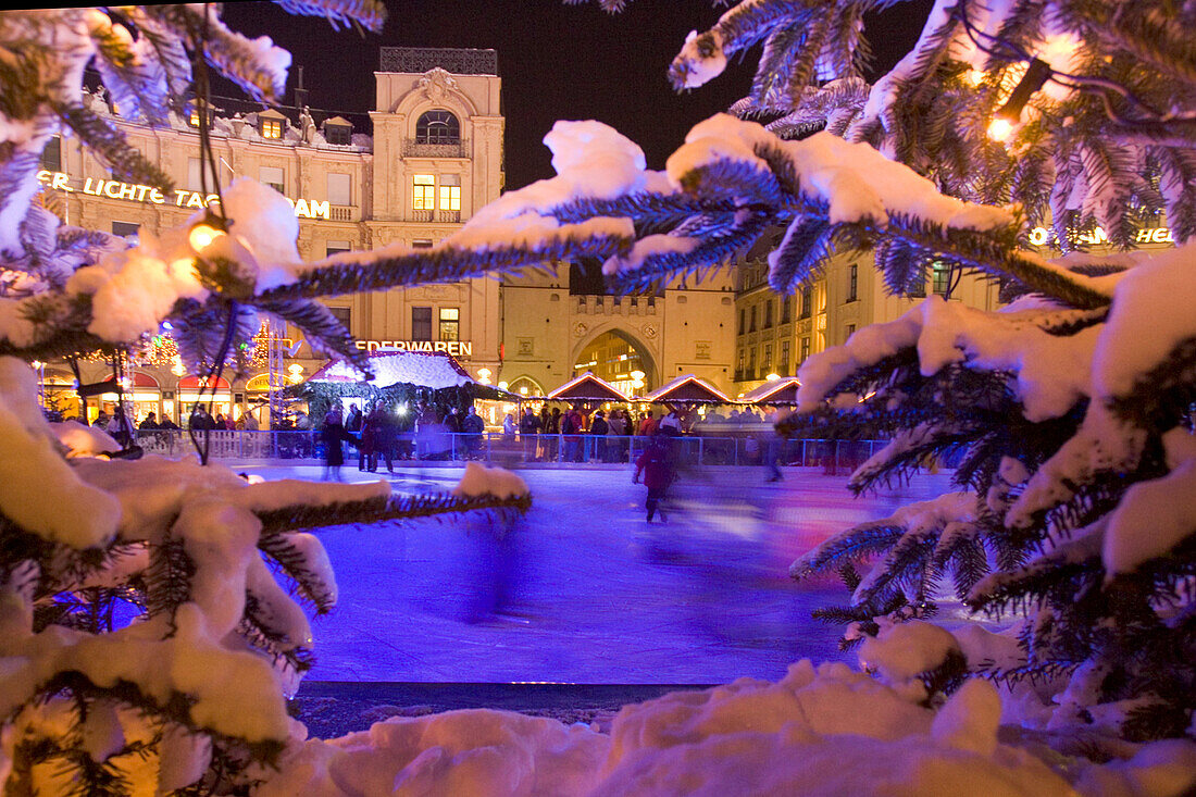 Eislaufbahn am Karlsplatz, Stachus, München, Deutschland