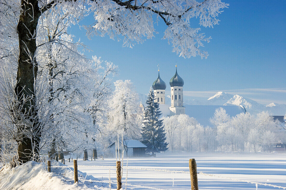 Kloster Benediktbeuren im Winter, Oberbayern, Deutschland