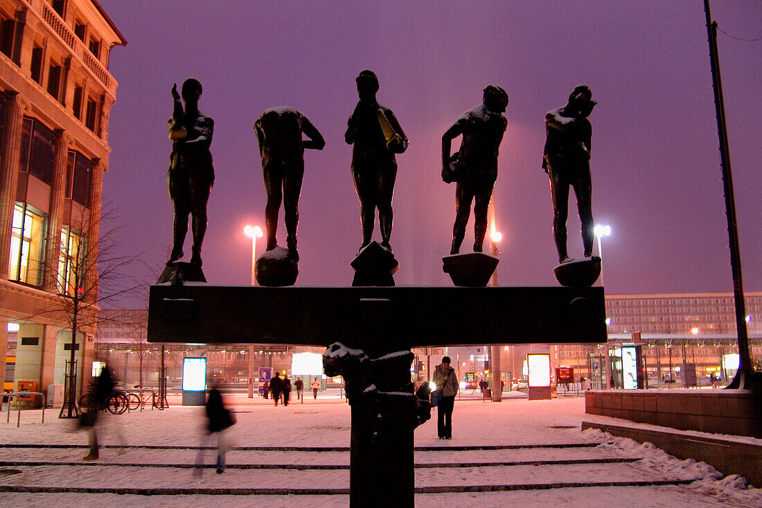 Leipzig, sachsen, deutschland, das professorendenkmal nahe dem augustusplatz