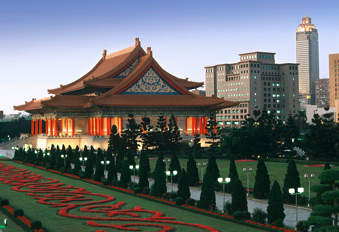 National Concert Hall and Mitsukoshi Tower, Taipeh, Taiwan, Asien