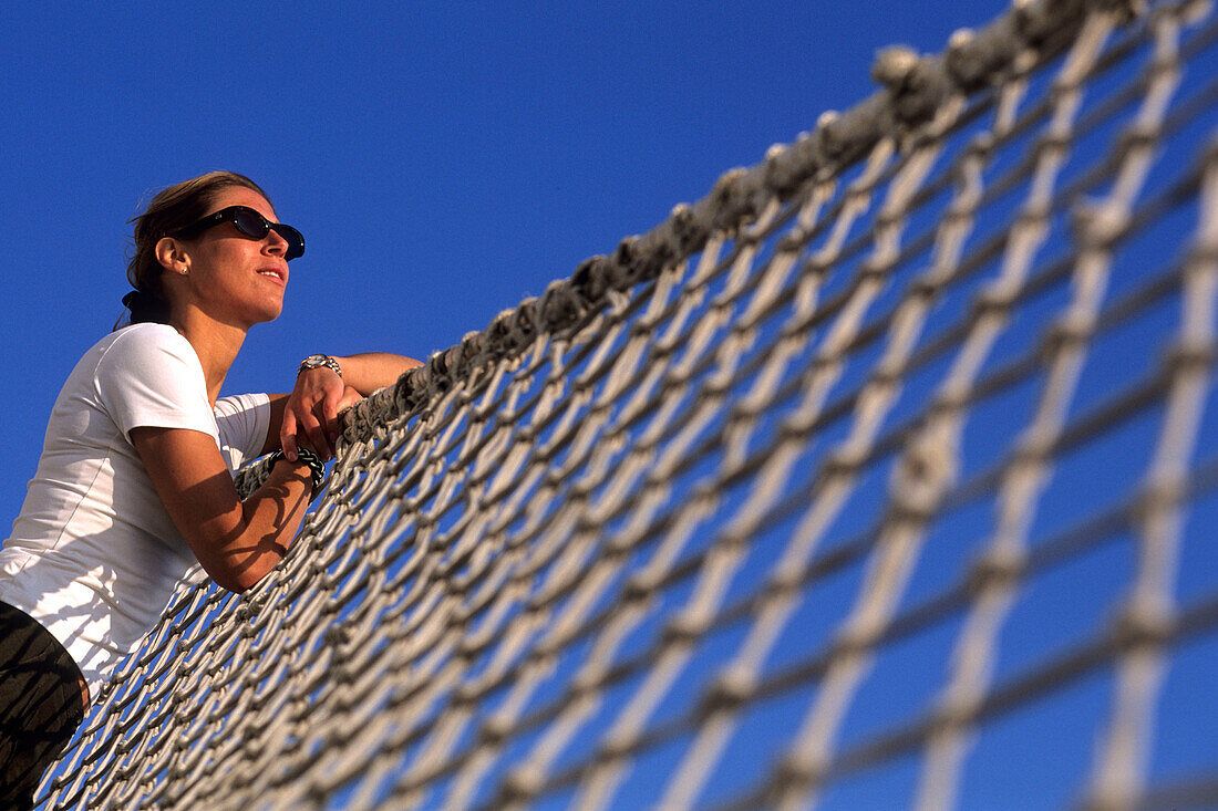 Frau im Bugspriet-Netz, Royal Clipper, Mittelmeer, Italien