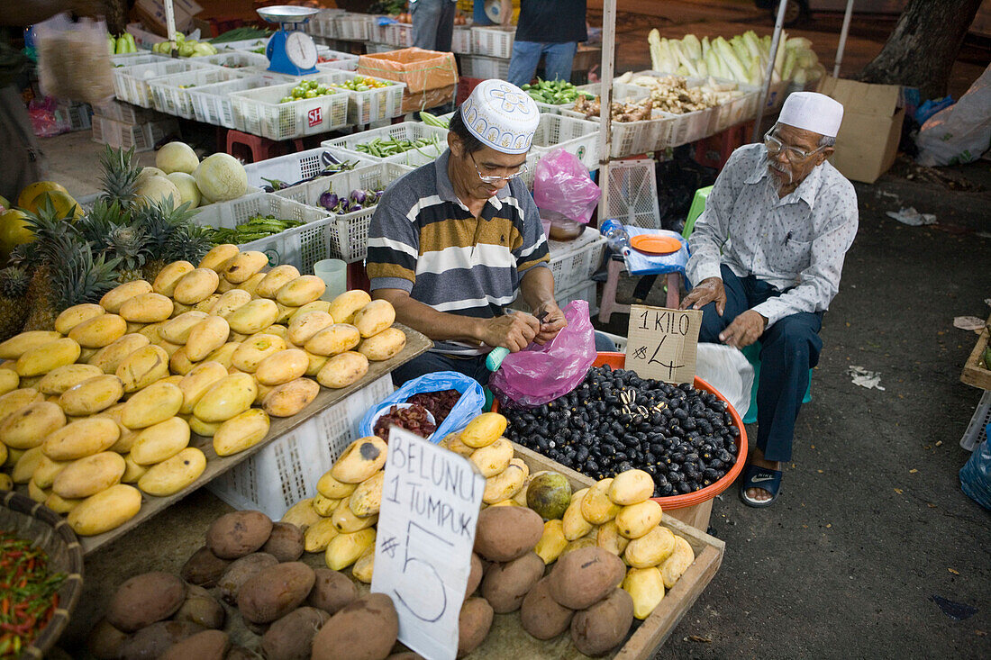 Gemüsestand auf dem Nachtmarkt, Pasar Malam Night Market, Bandar Seri Begawan, Brunei Darussalam