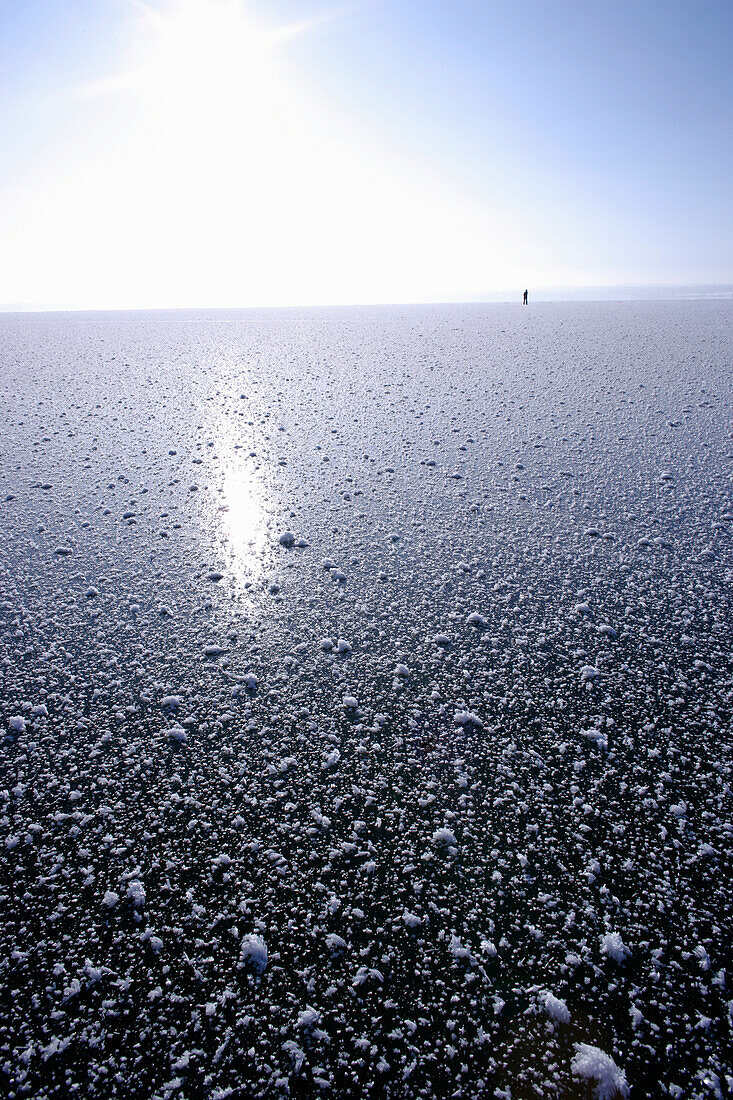 Gefrorener See, Ambach, Starnberger See, Bayern, Deutschland