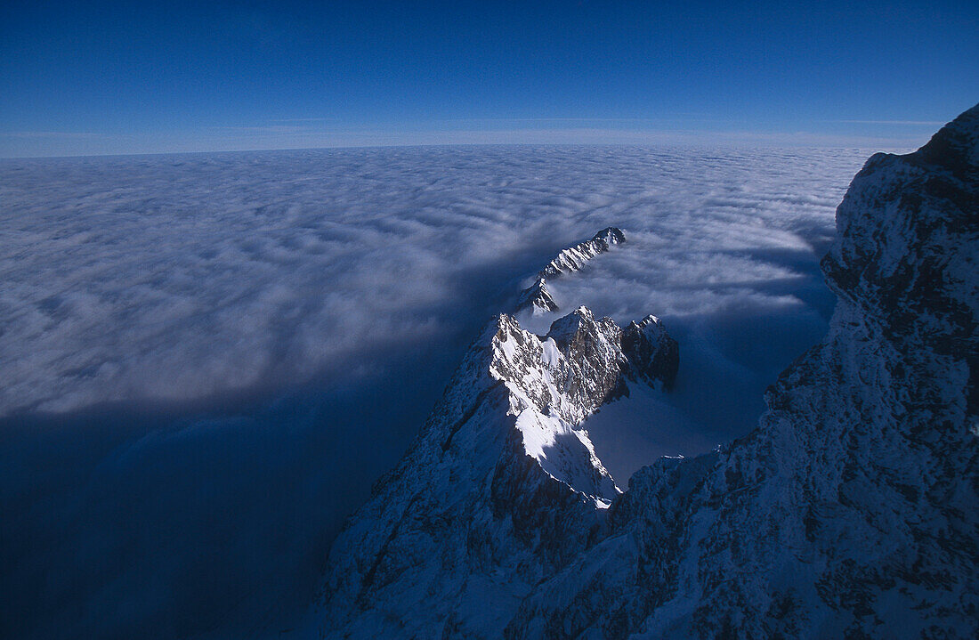 Blick von Zugspitzbergstation Richtung Garmisch-Partenkirchen, Zugspitze, Garmisch-Partenkirchen, Deutschland