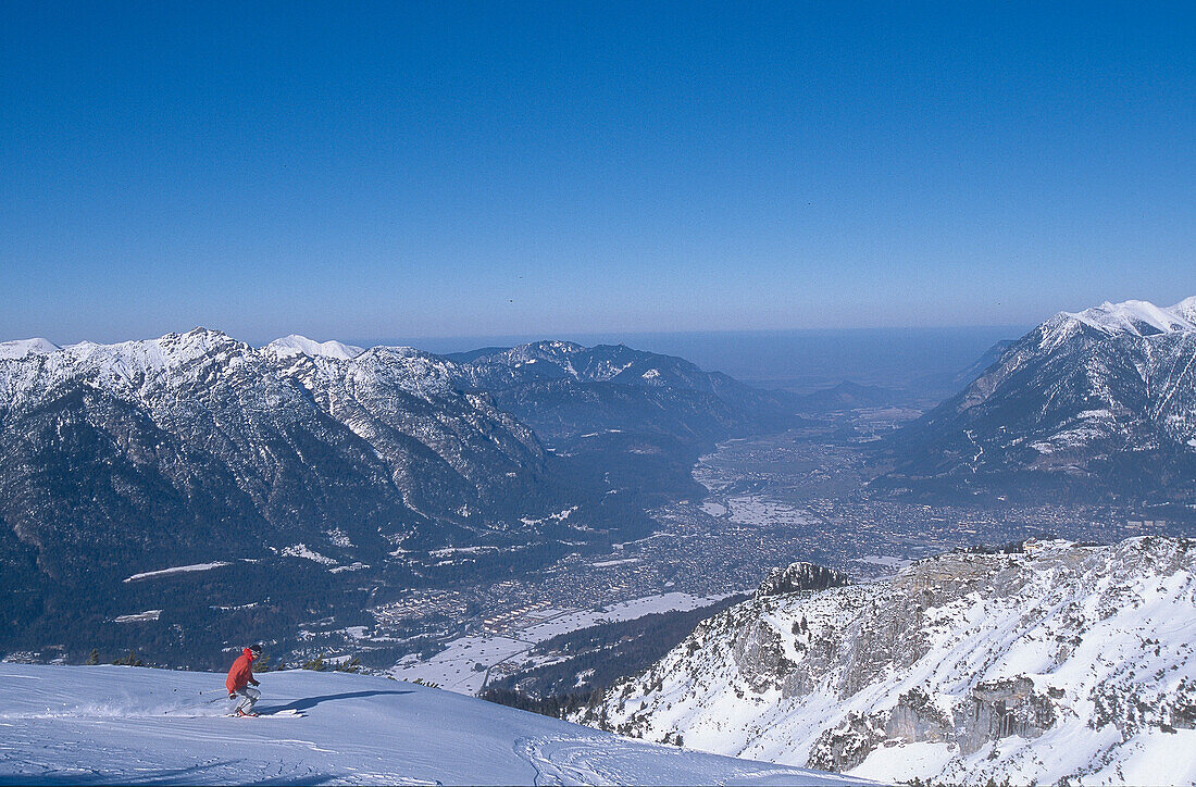 View from Osterfelderkopf, looking at Garmisch Partenkirchen, Deutschland